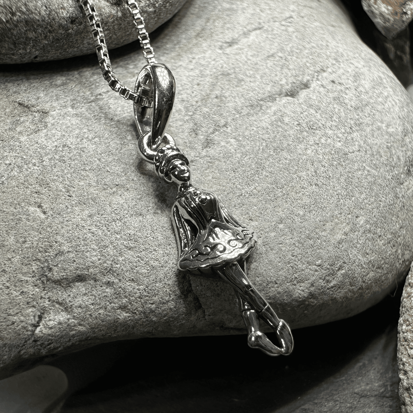 Ceili Irish Dancer Necklace - 18