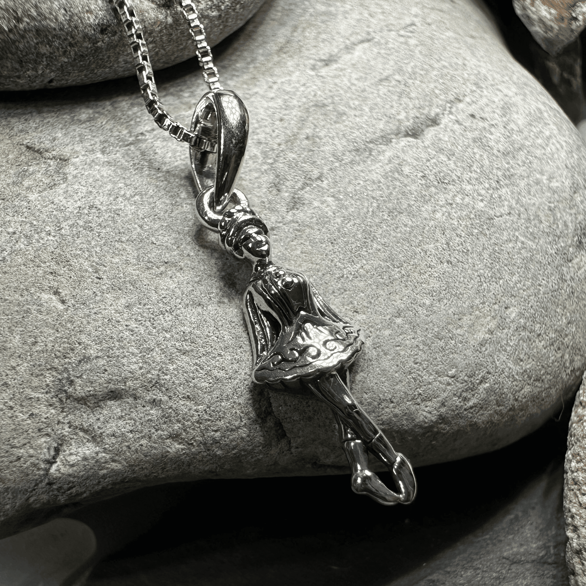 Ceili Irish Dancer Necklace - 18