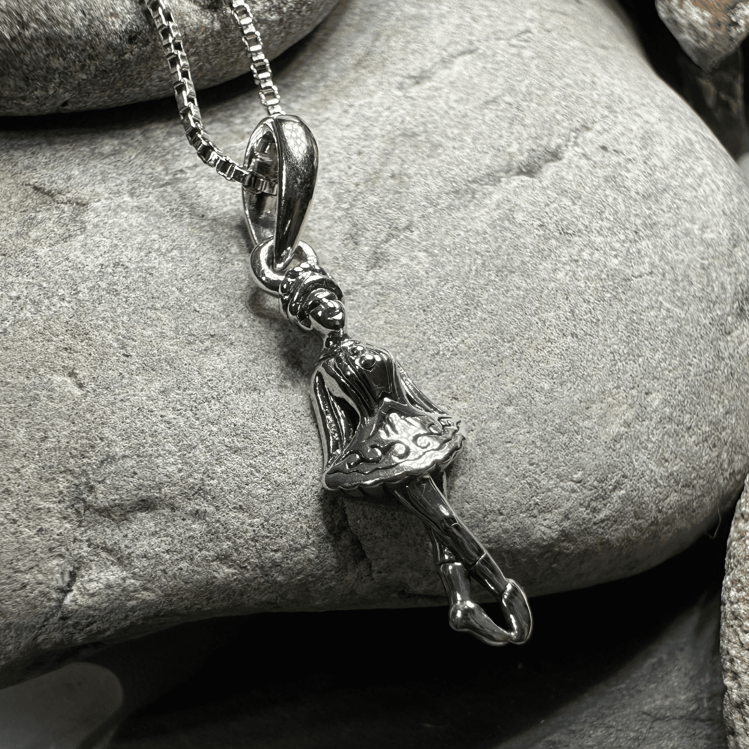 Ceili Irish Dancer Necklace - 18