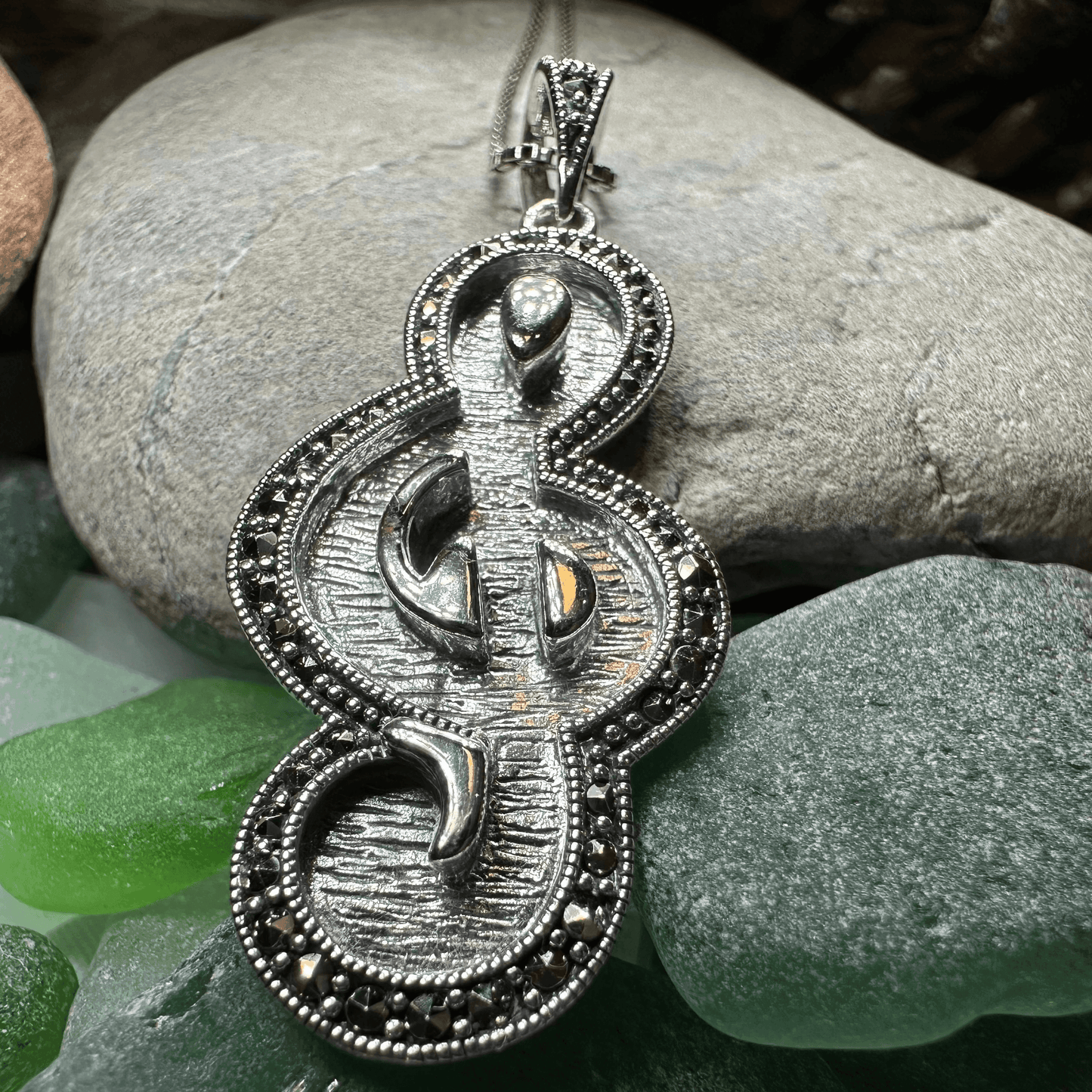 Crescendo Music Note Necklace - 