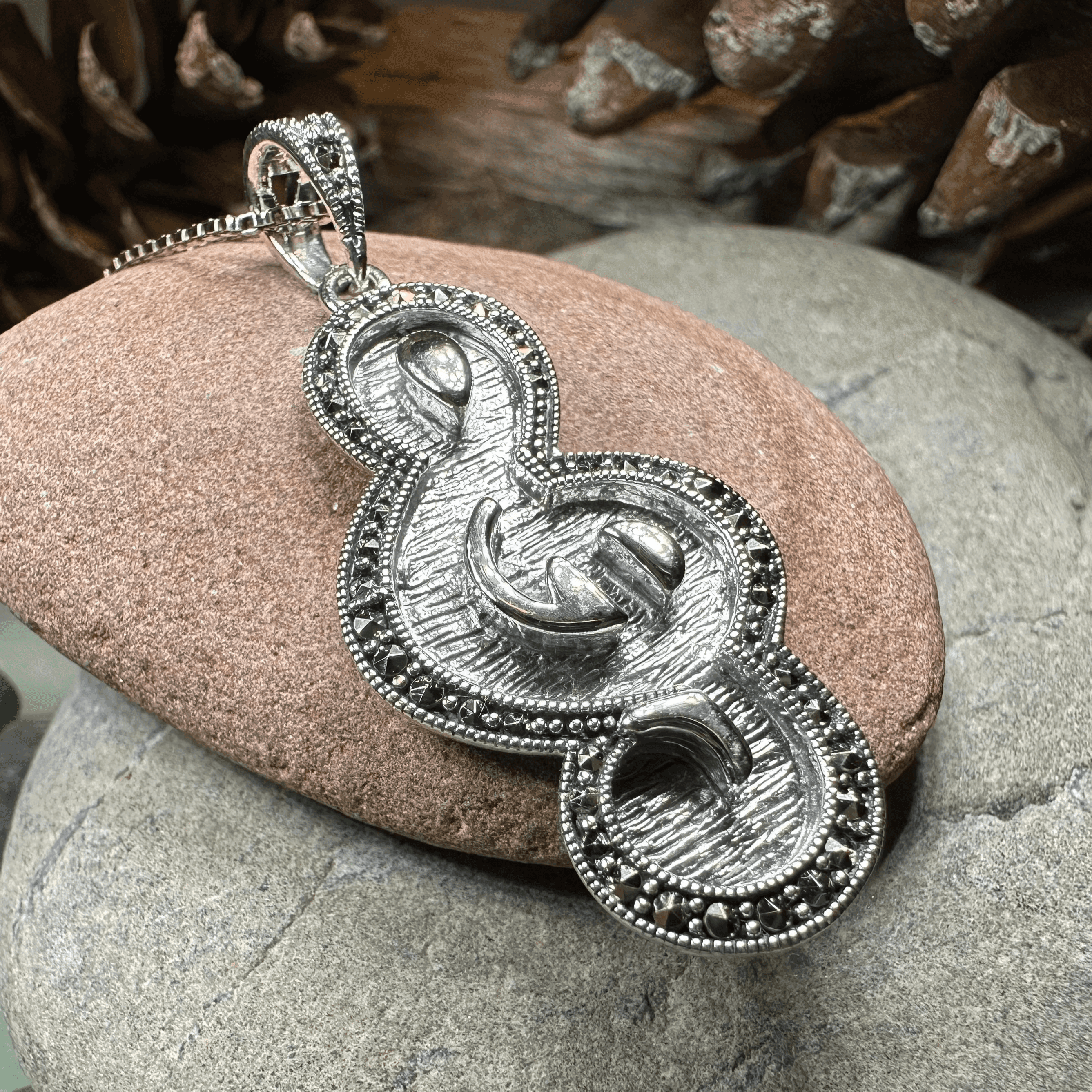 Crescendo Music Note Necklace - 