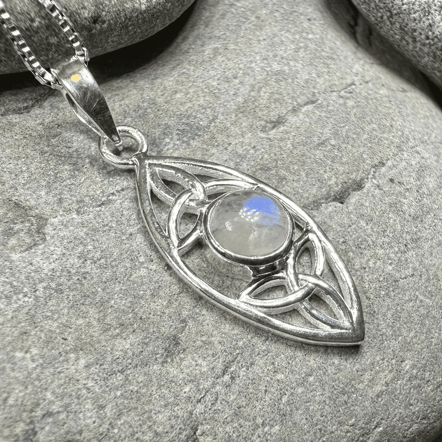 Dolce Trinity Knot Necklace - Moonstone / 18