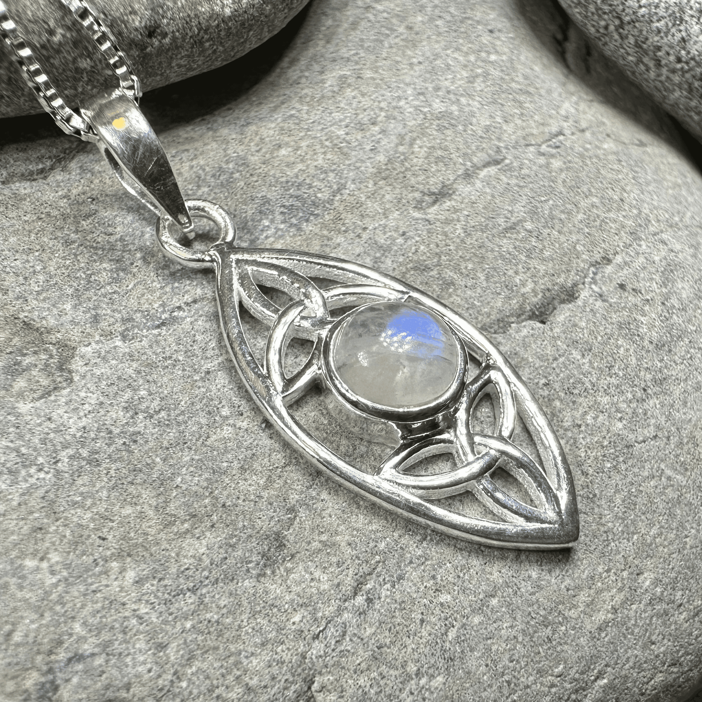 Dolce Trinity Knot Necklace - Moonstone / 18