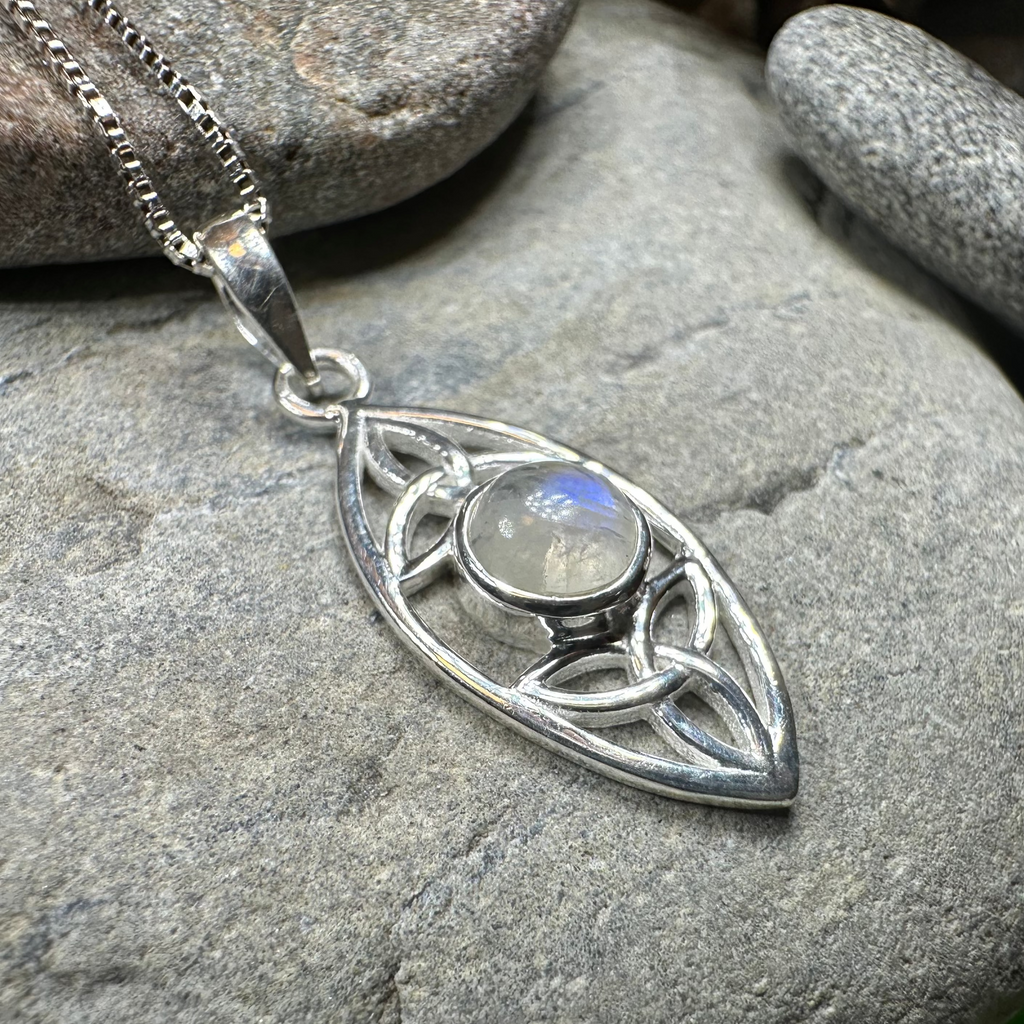 Dolce Trinity Knot Necklace