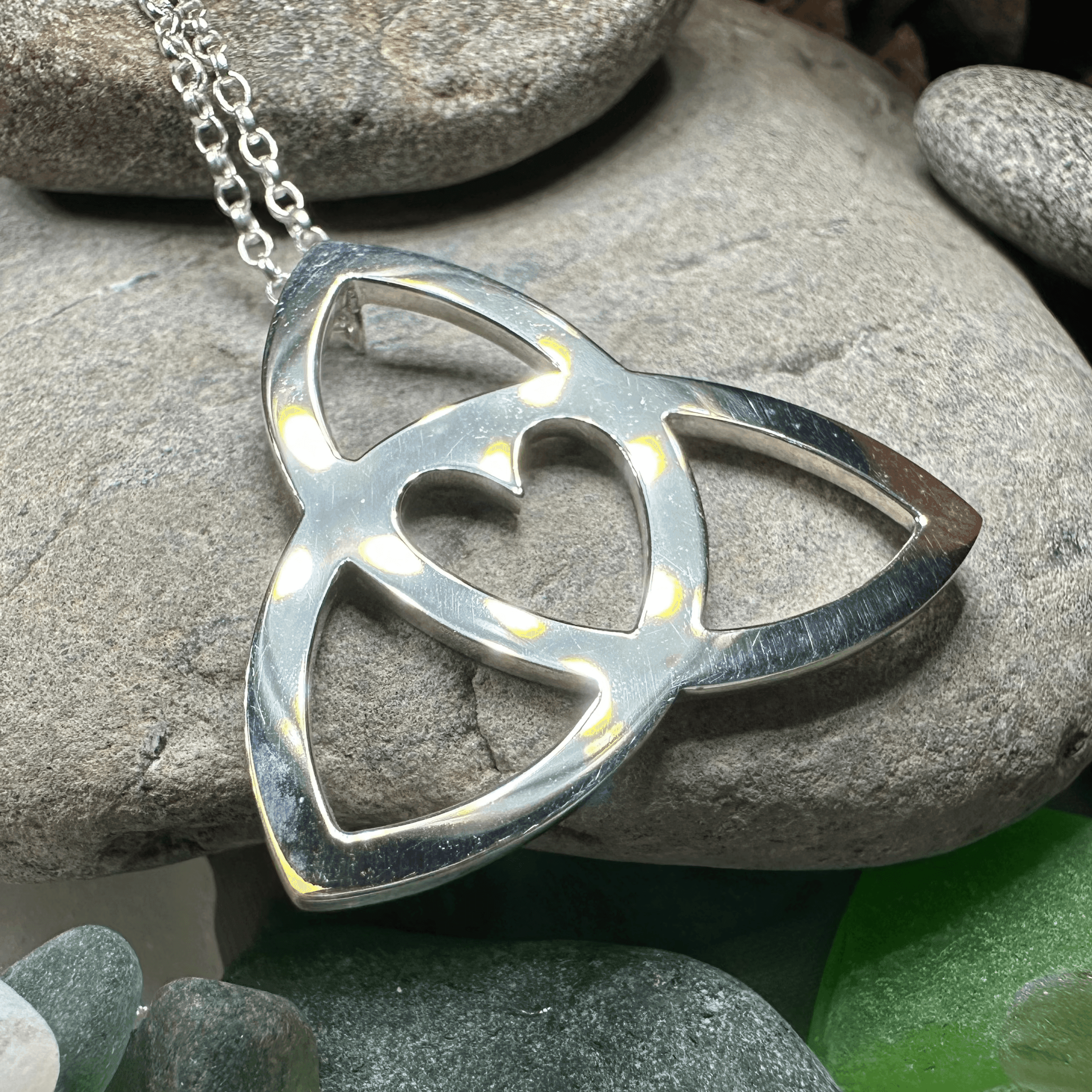 Gabrielle Triquetra Heart Necklace - Small 3/4