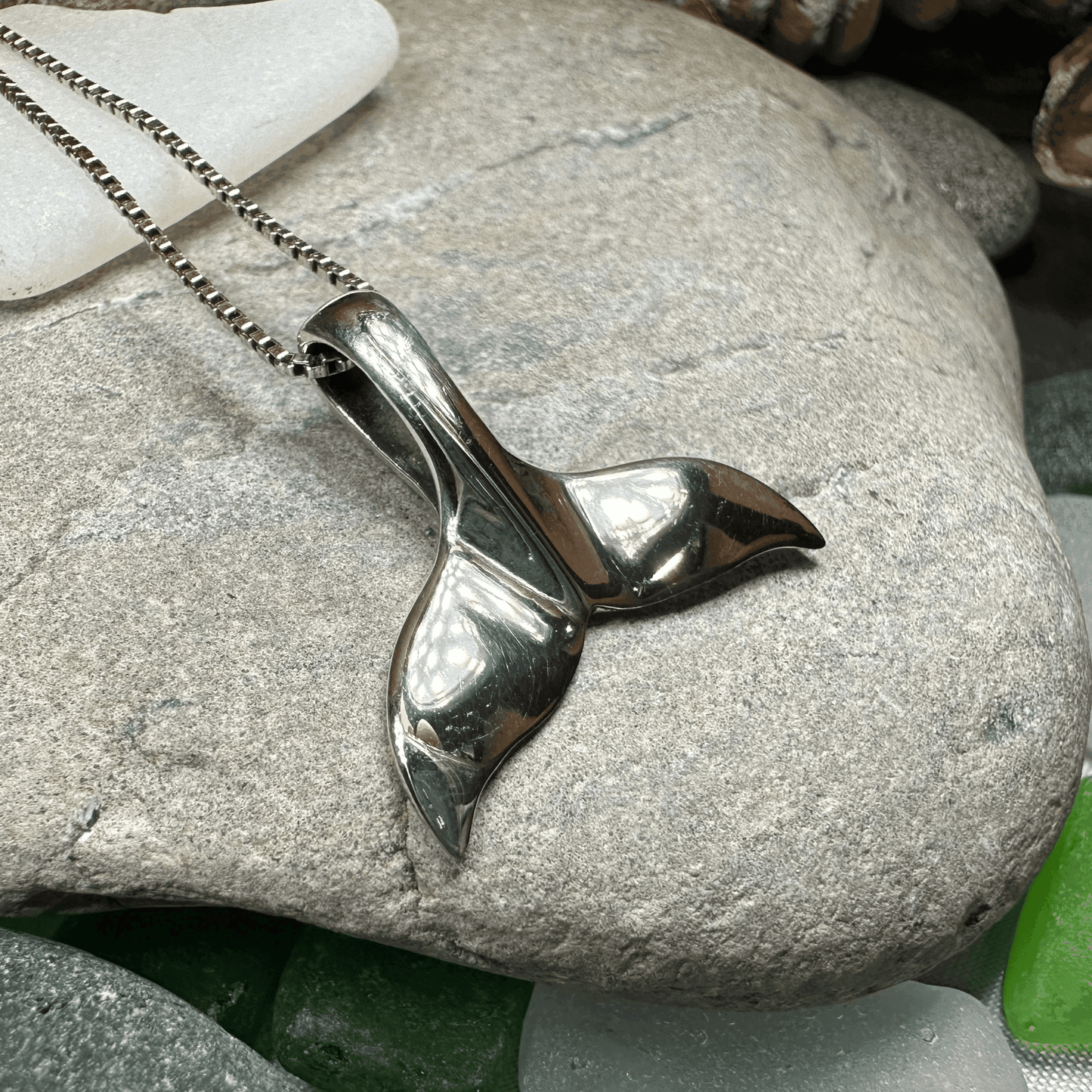 Whale Tail Necklace - 18