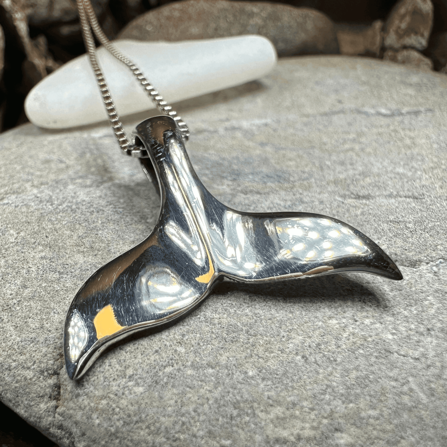 Whale Tail Necklace - 18