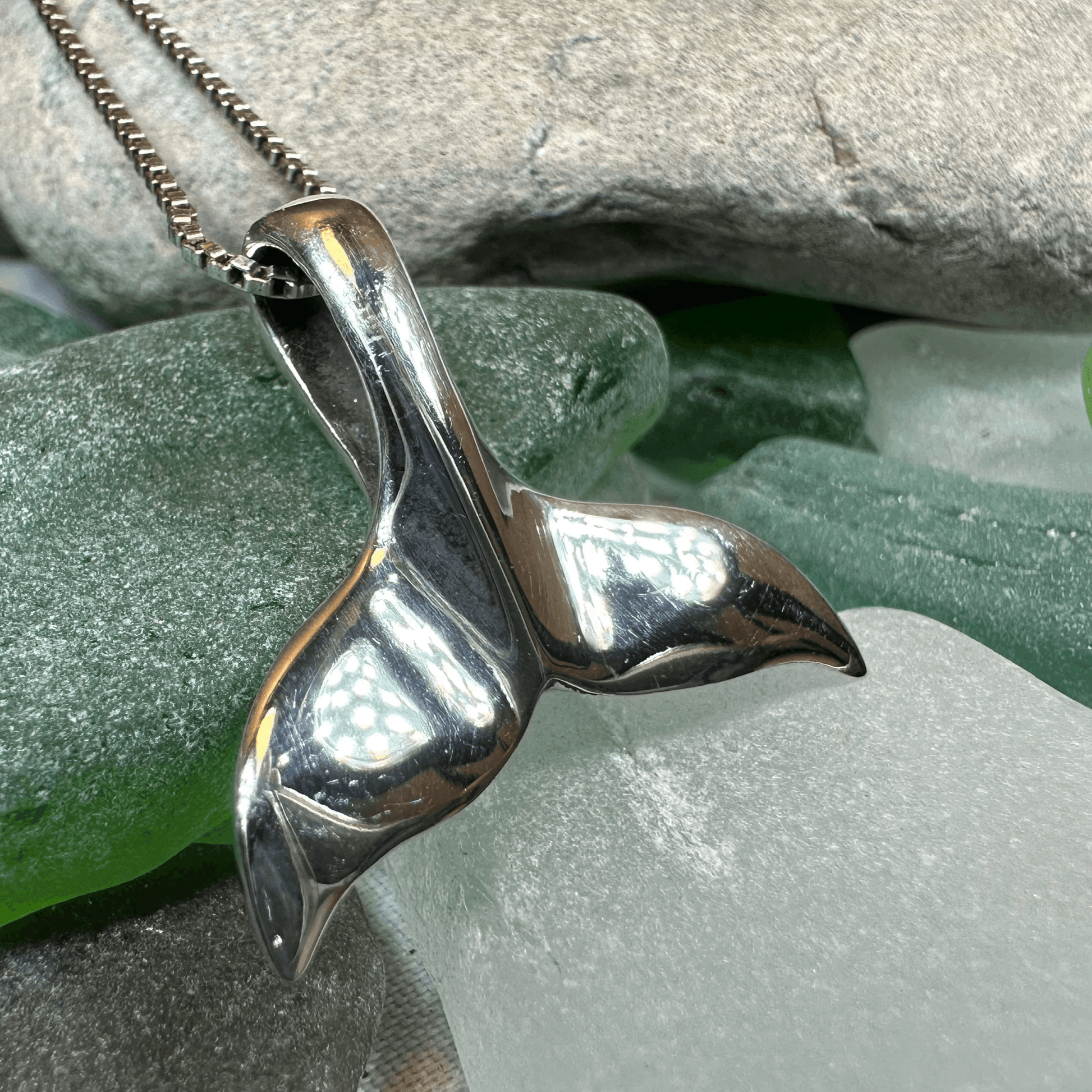 Whale Tail Necklace - 18