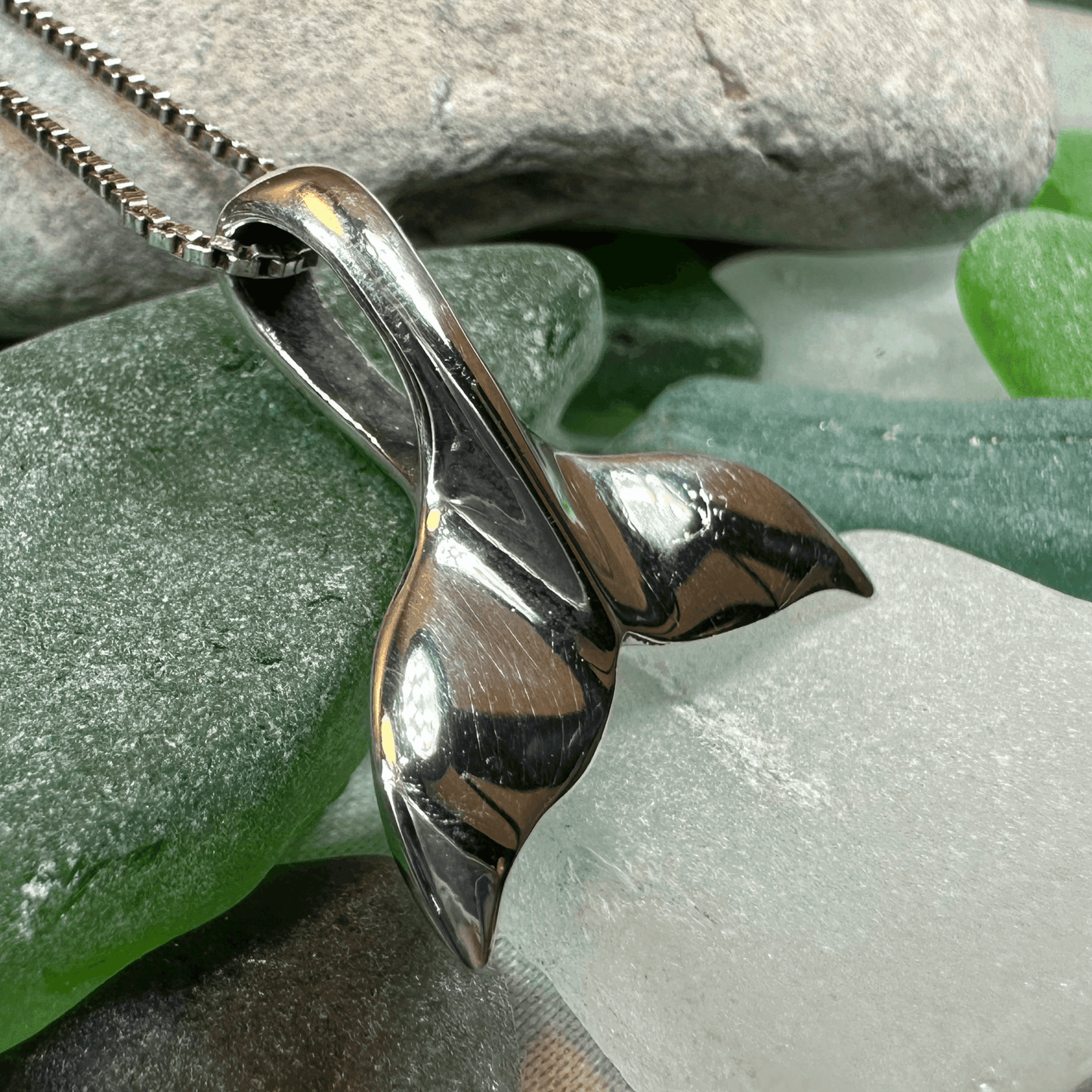 Whale Tail Necklace - 18