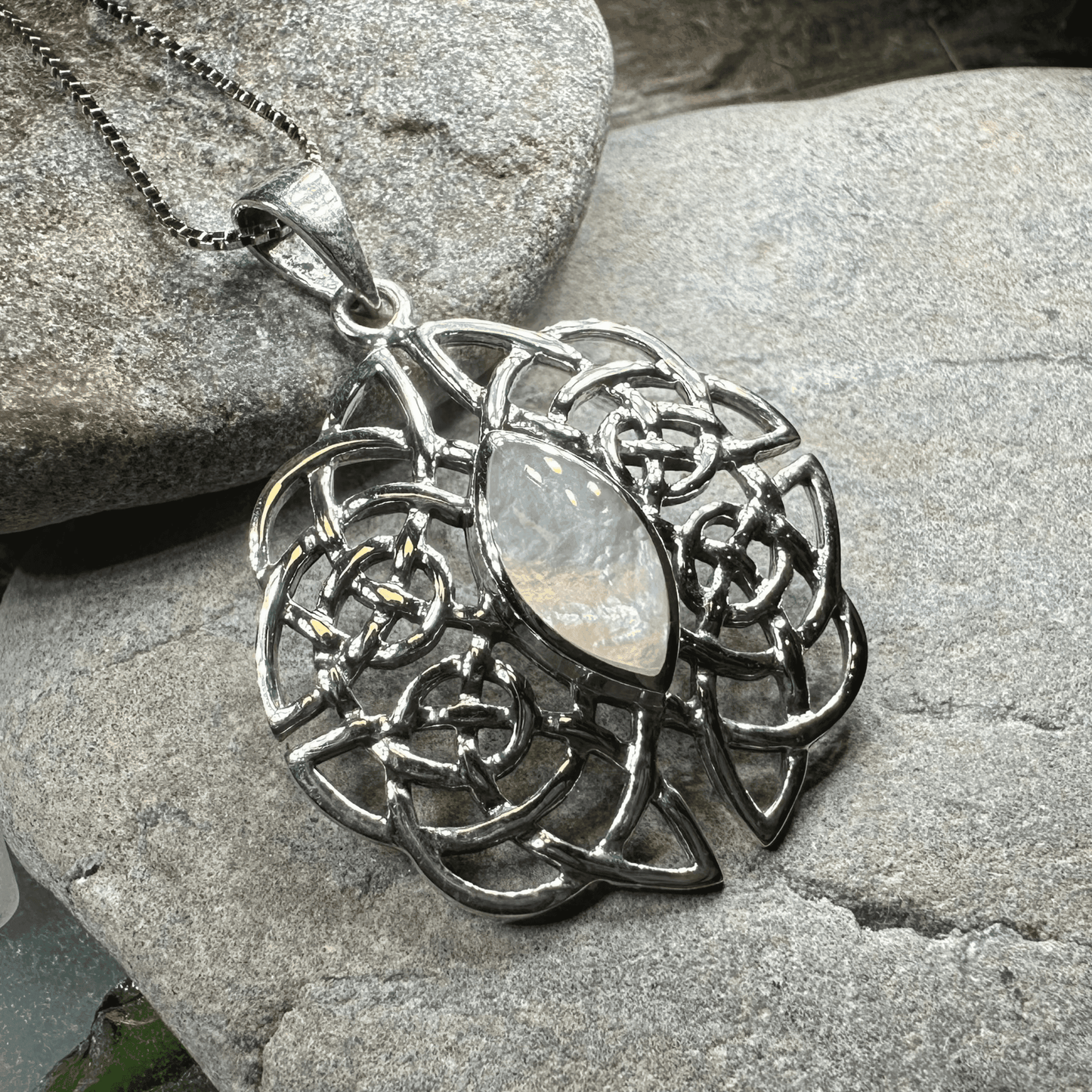 Cassandra Celtic Knot Necklace - 18