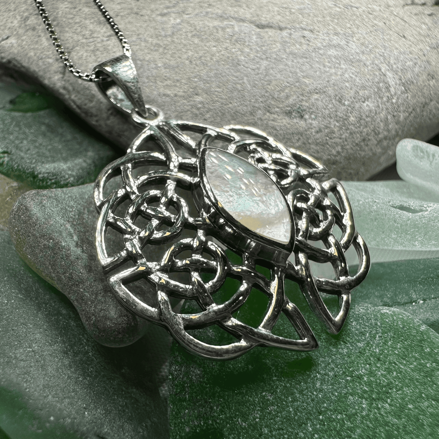 Cassandra Celtic Knot Necklace - 18