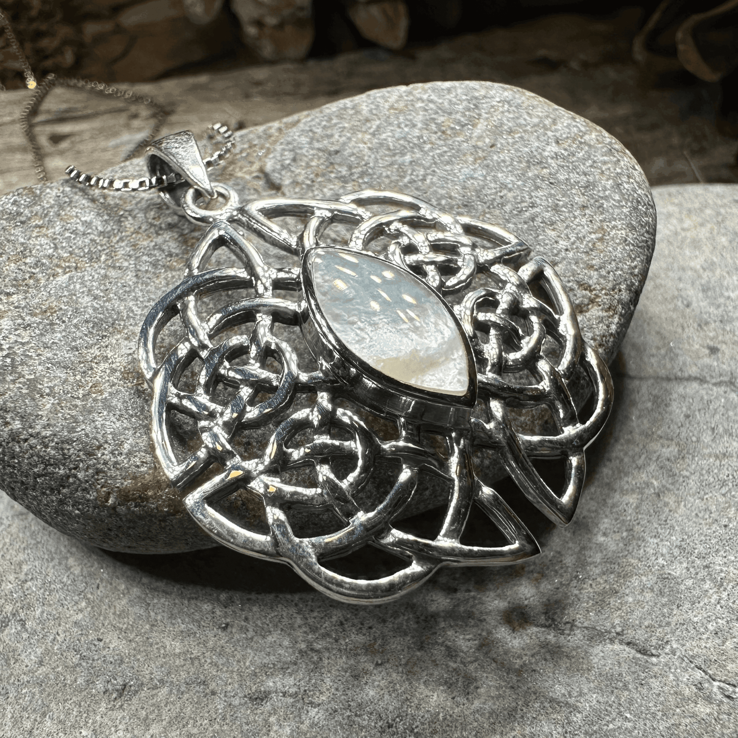 Cassandra Celtic Knot Necklace - 18