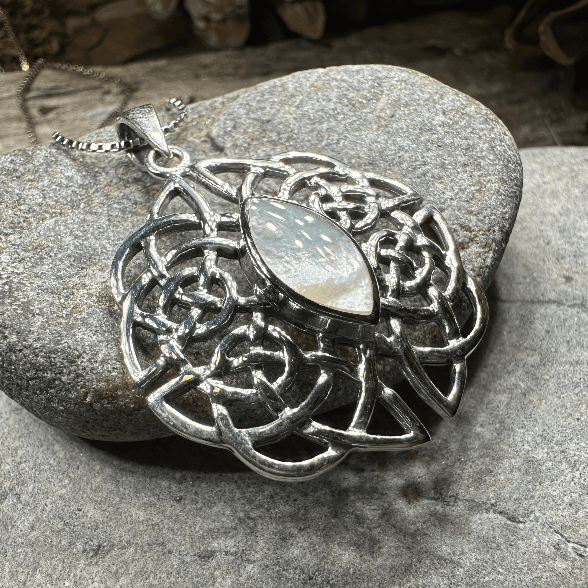 Cassandra Celtic Knot Necklace - 18