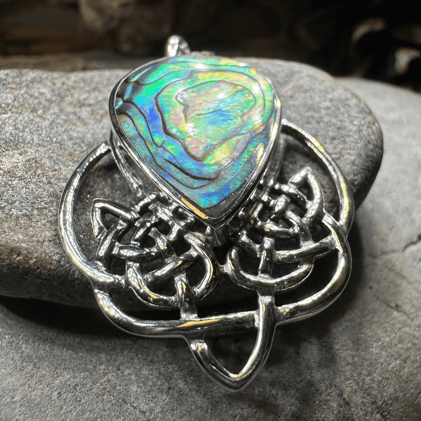 Tobermory Celtic Knot Necklace - Abalone Shell / 18