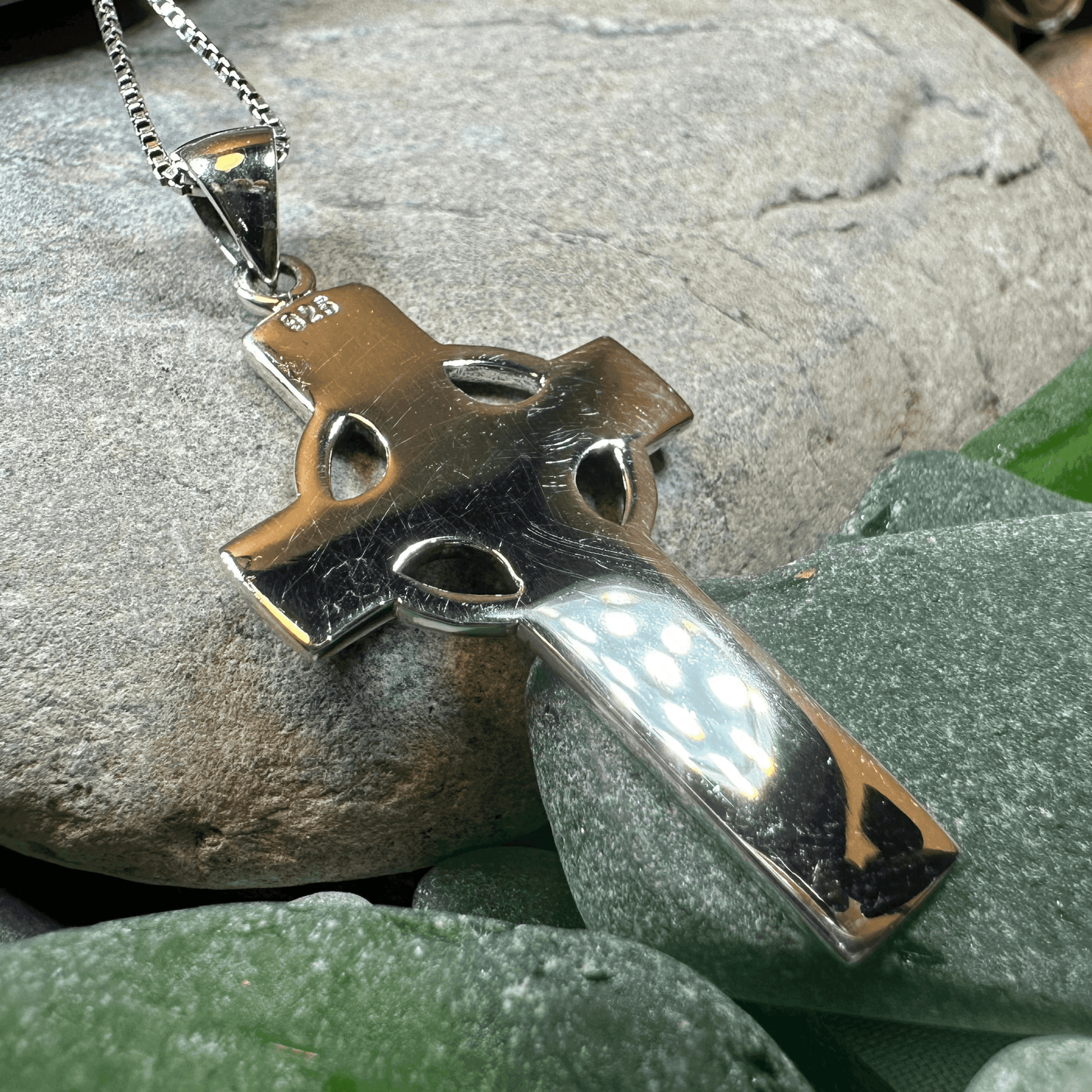 Columba Celtic Cross Necklace - 18
