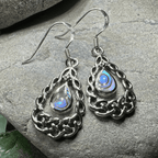 Lucretia Celtic Knot Earrings - Mother of pearl