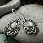 Lucretia Celtic Knot Earrings - Mother of pearl
