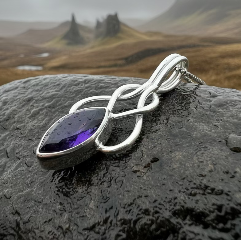 Enide Celtic Knot Necklace