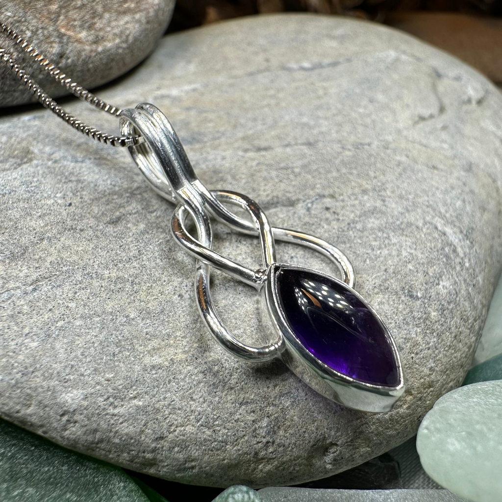Enide Celtic Knot Necklace