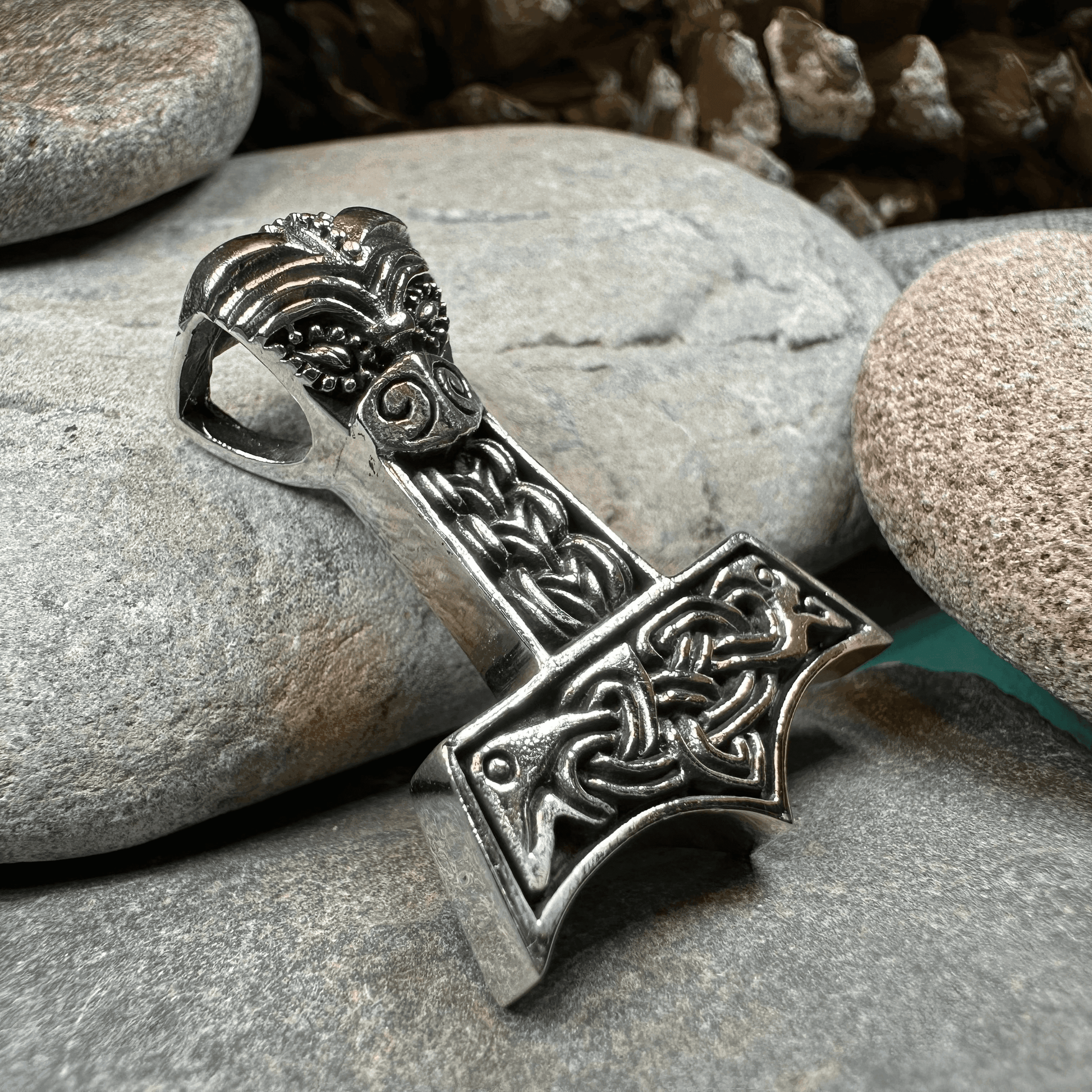 Idun Thor's Hammer Necklace - 18