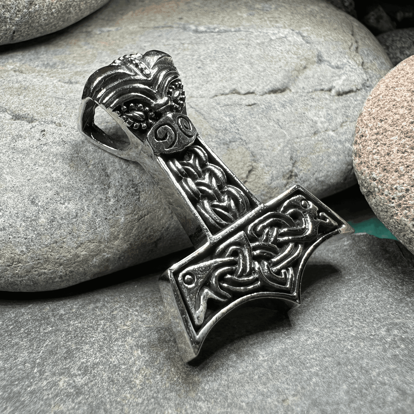 Idun Thor's Hammer Necklace - 18