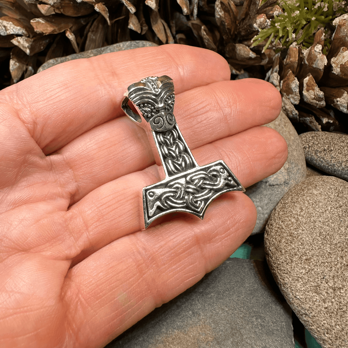 Idun Thor's Hammer Necklace - 18