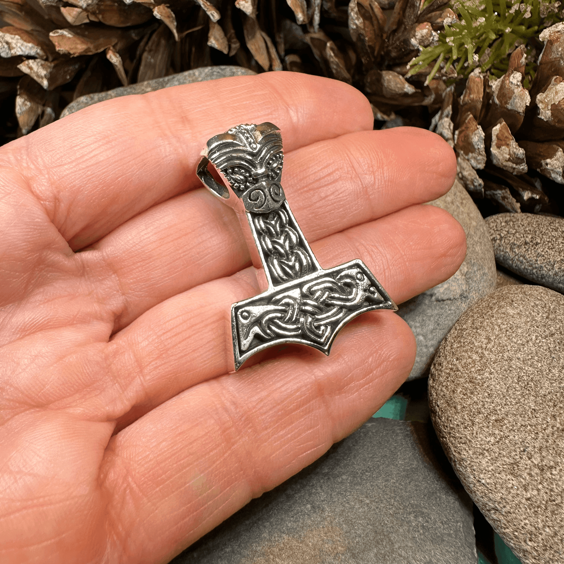 Idun Thor's Hammer Necklace - 18
