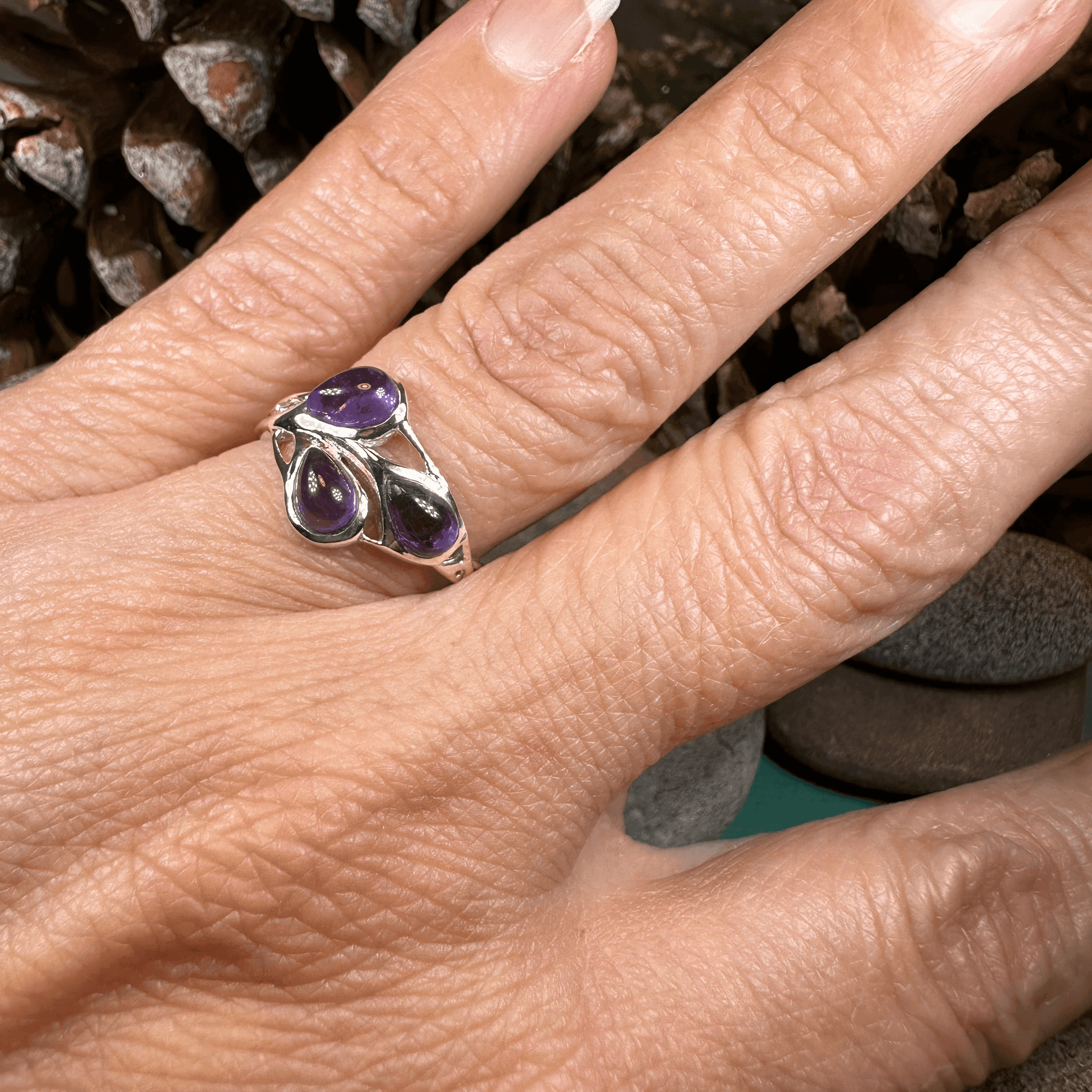 Celtic Love Knot Ring - 5 / Amethyst