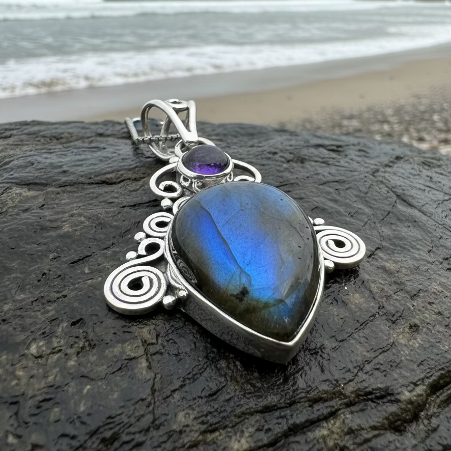 Blaise Labradorite Necklace