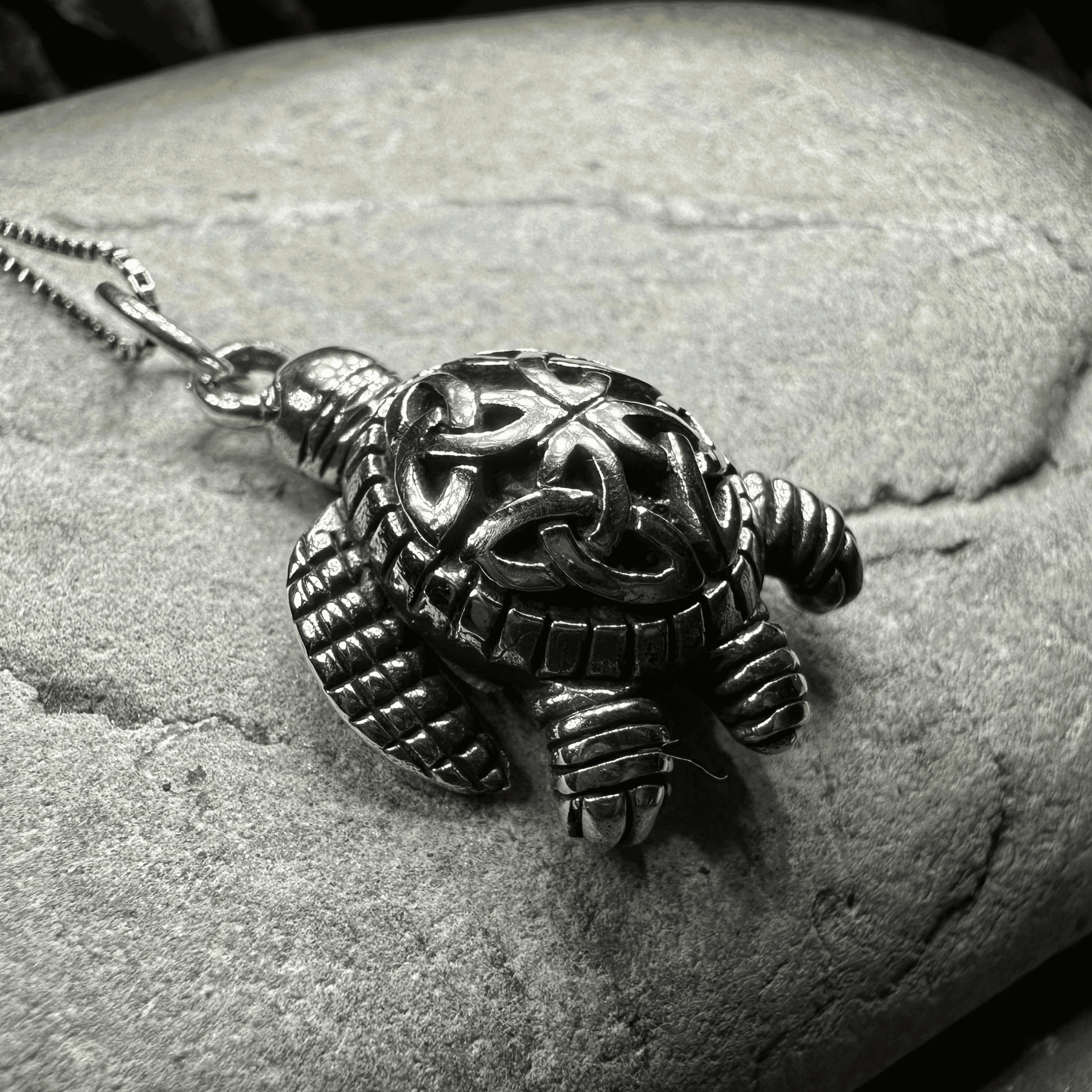 Birte Celtic Turtle Necklace - 18