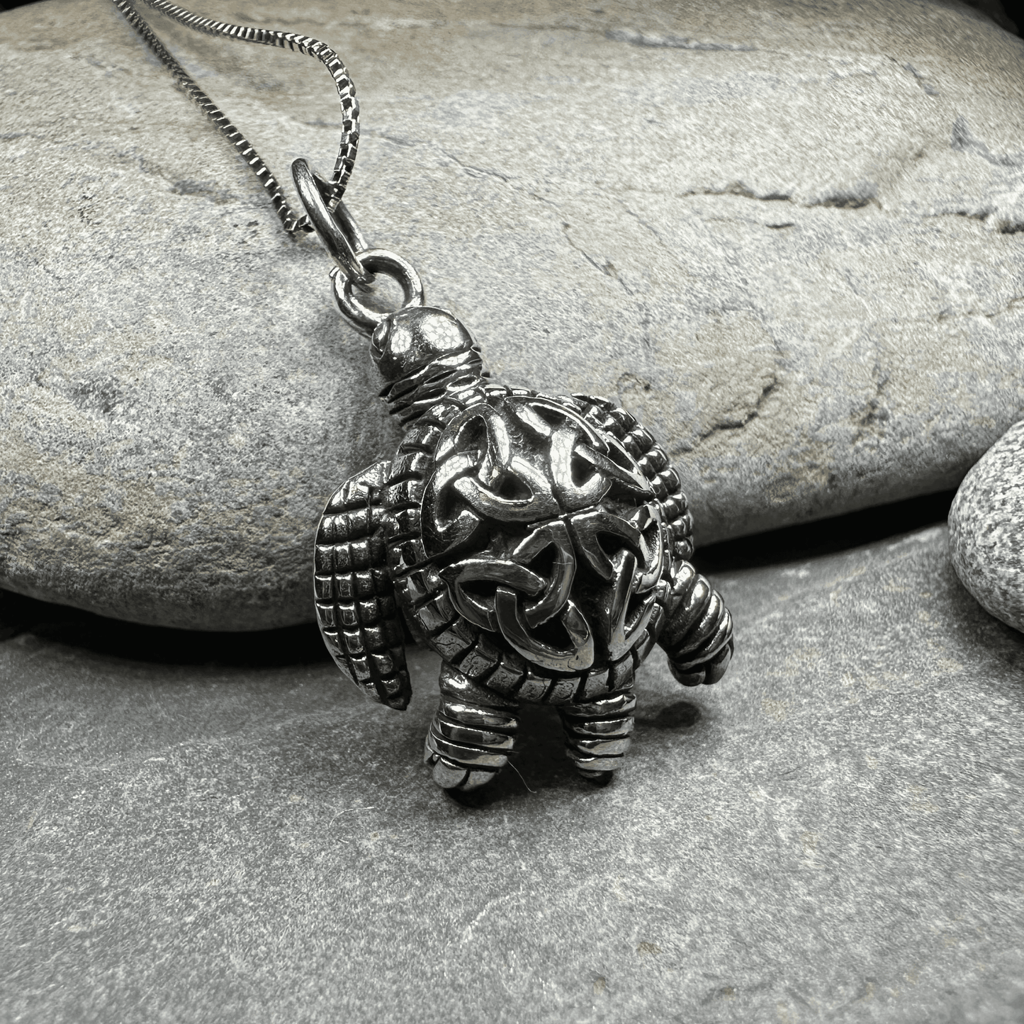 Birte Celtic Turtle Necklace - 18