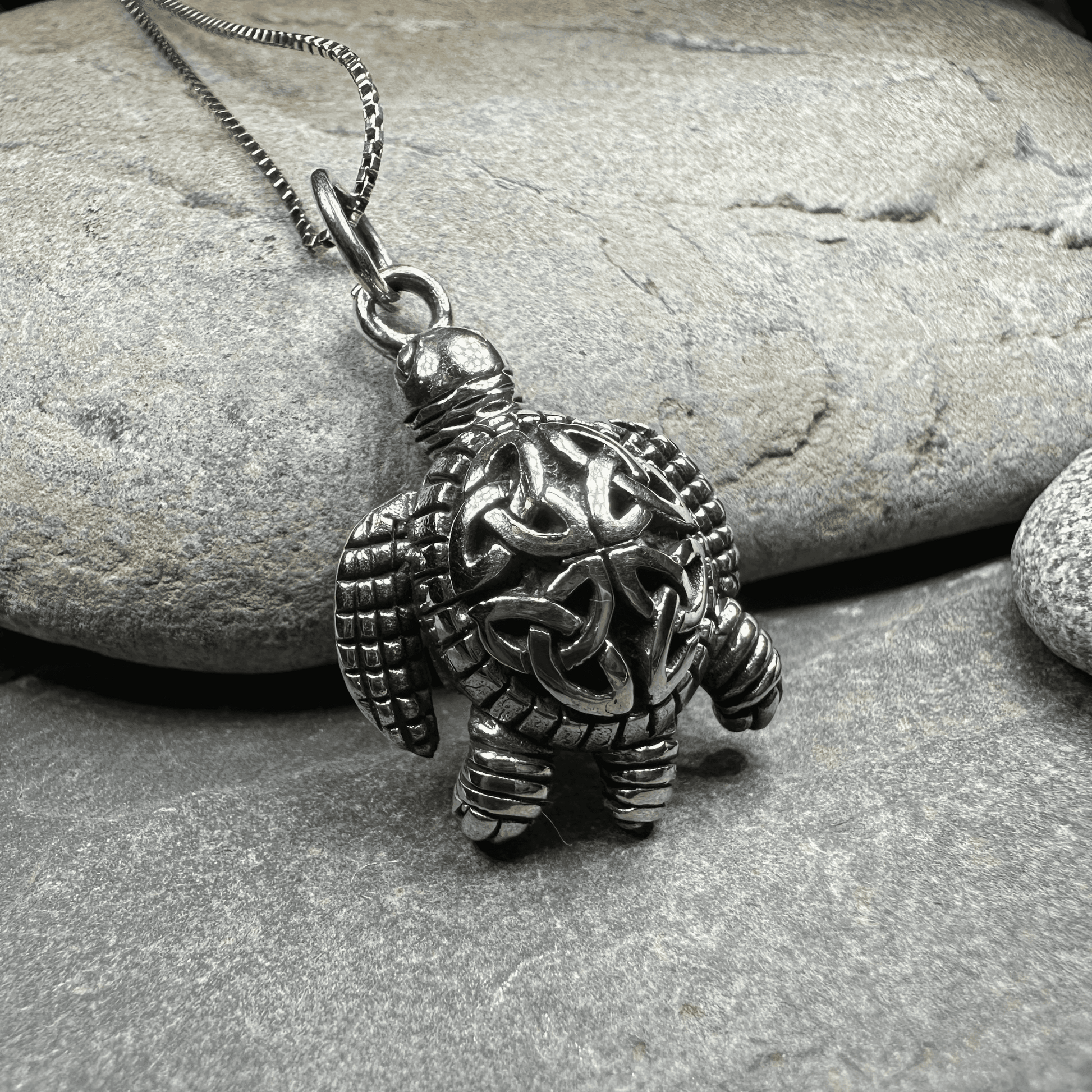 Birte Celtic Turtle Necklace - 18