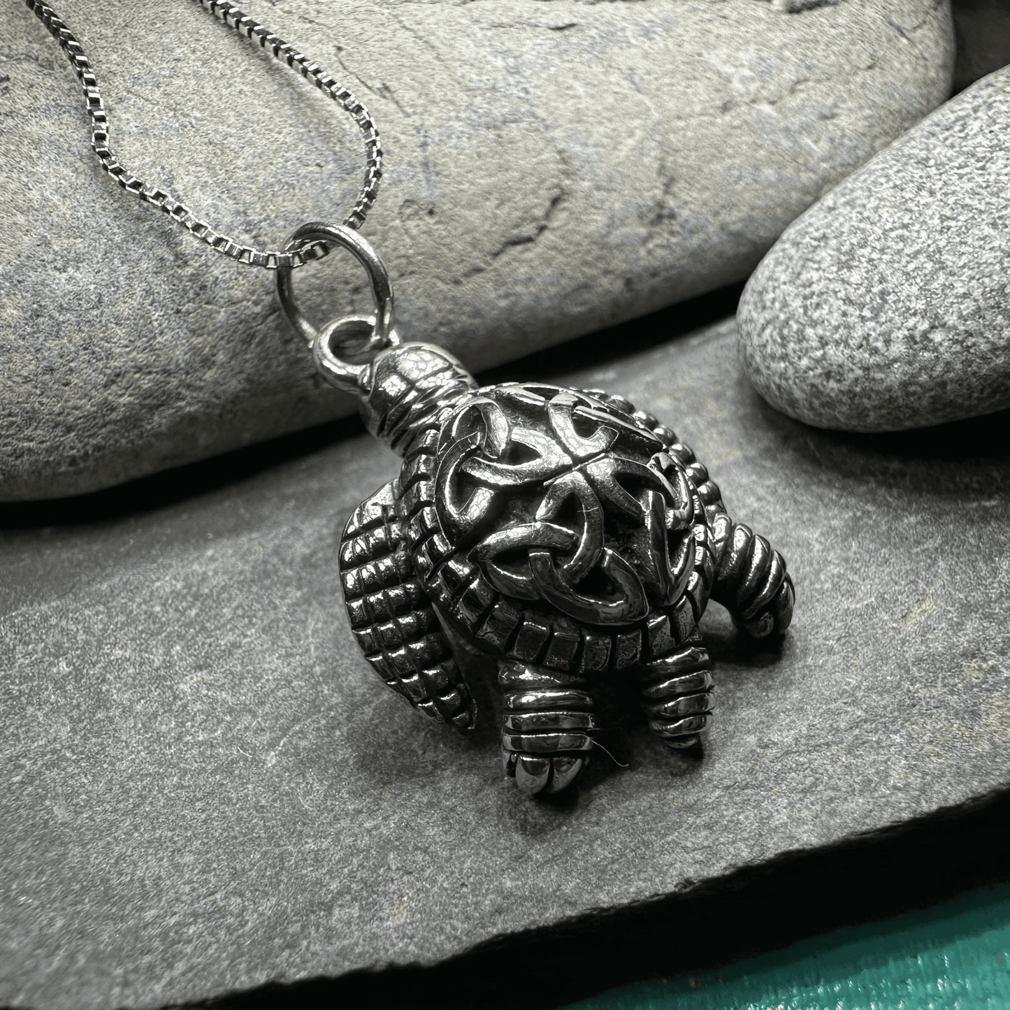 Birte Celtic Turtle Necklace - 18