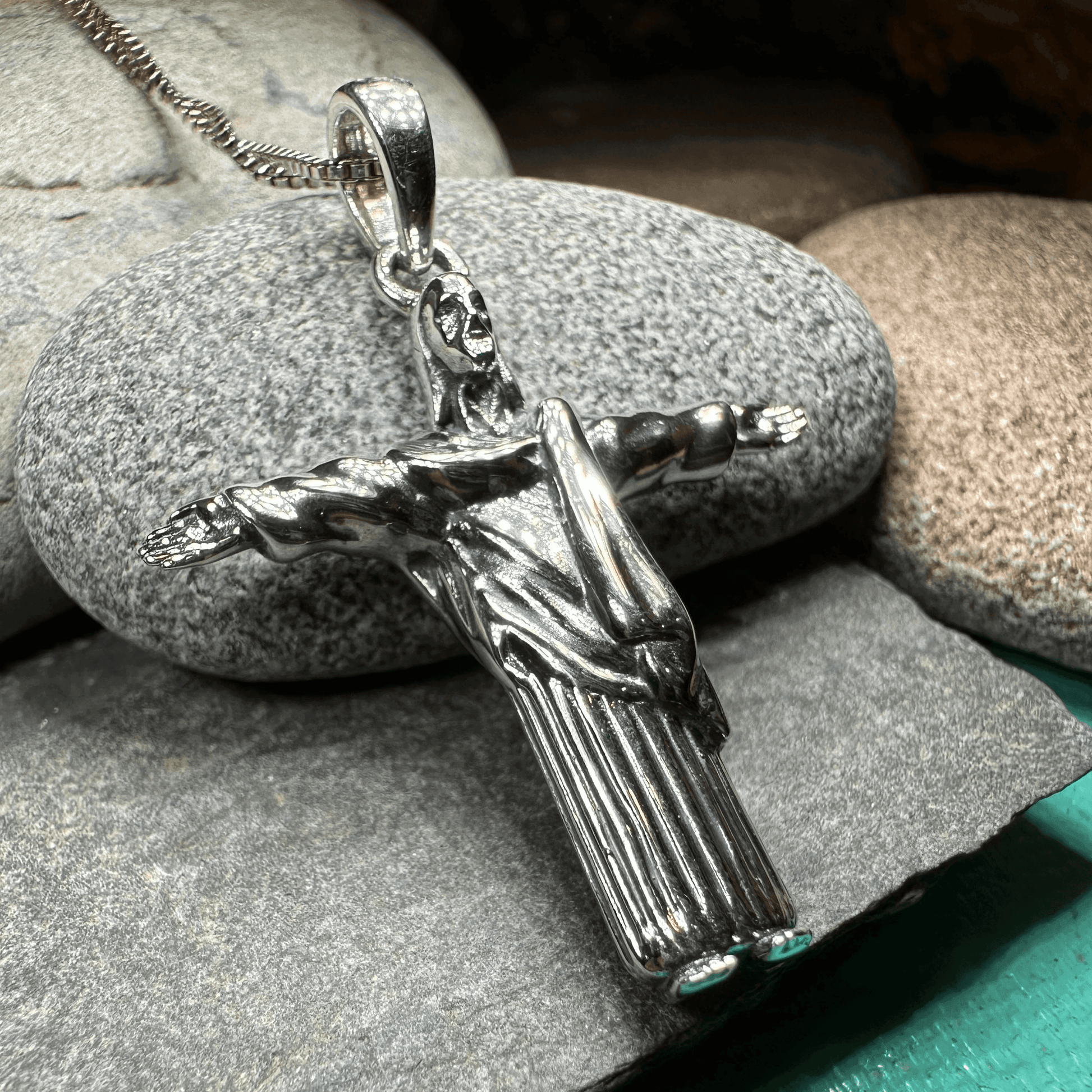 Christ the Redeemer Cross Necklace - 18
