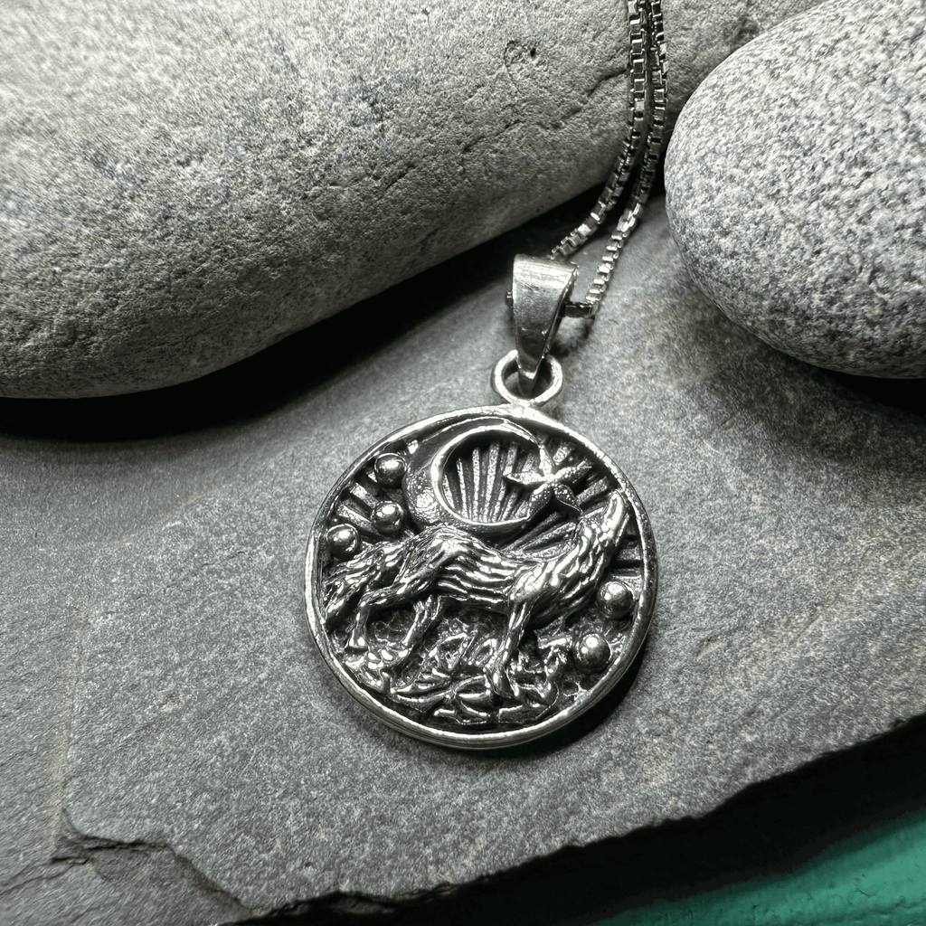 Oíche Wolf Necklace - 