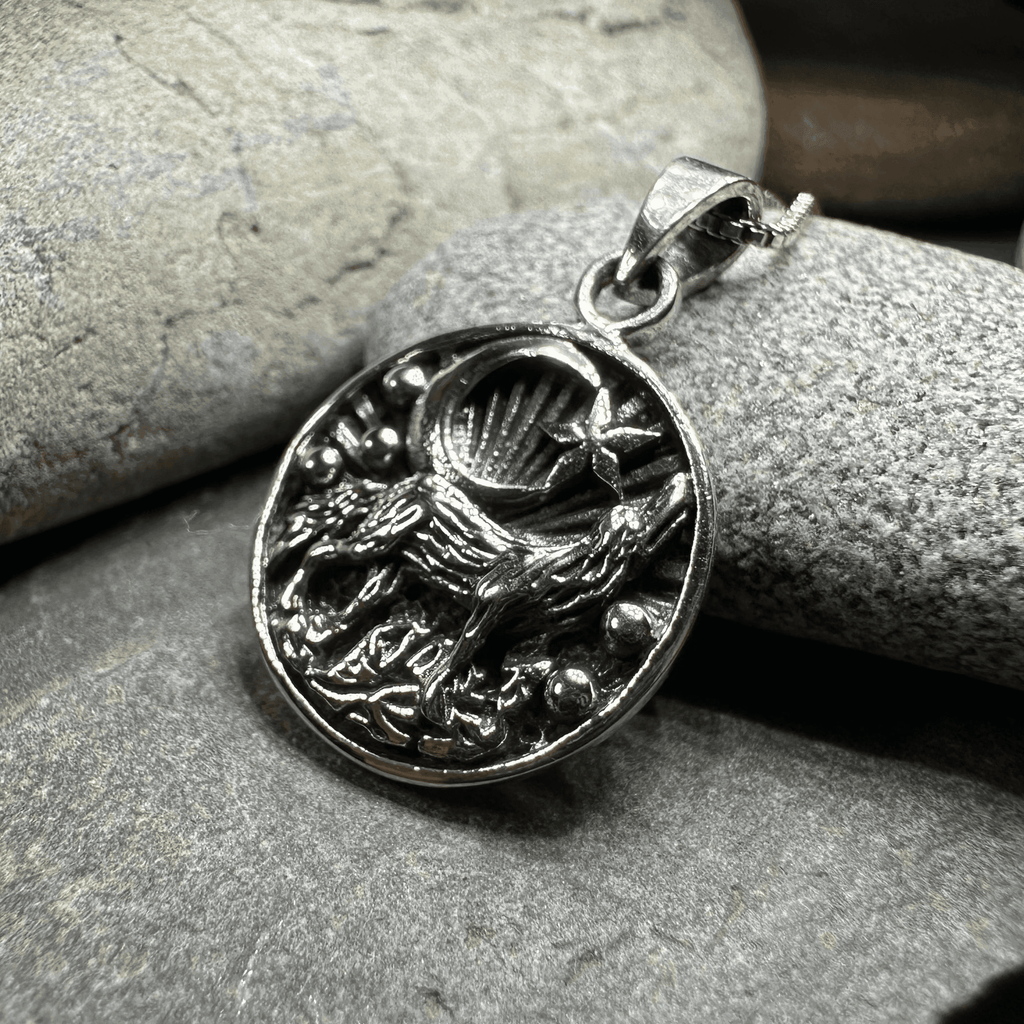 Oíche Wolf Necklace - 
