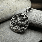Oíche Wolf Necklace - 