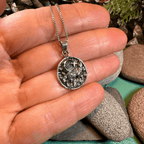 Oíche Wolf Necklace - 