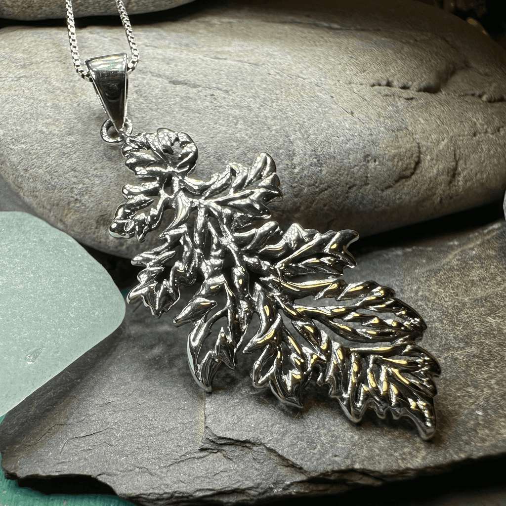 Derwen Oak Leaf Necklace - 18