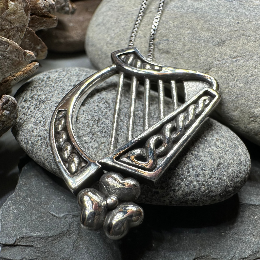 Oisin Shamrock Harp Necklace