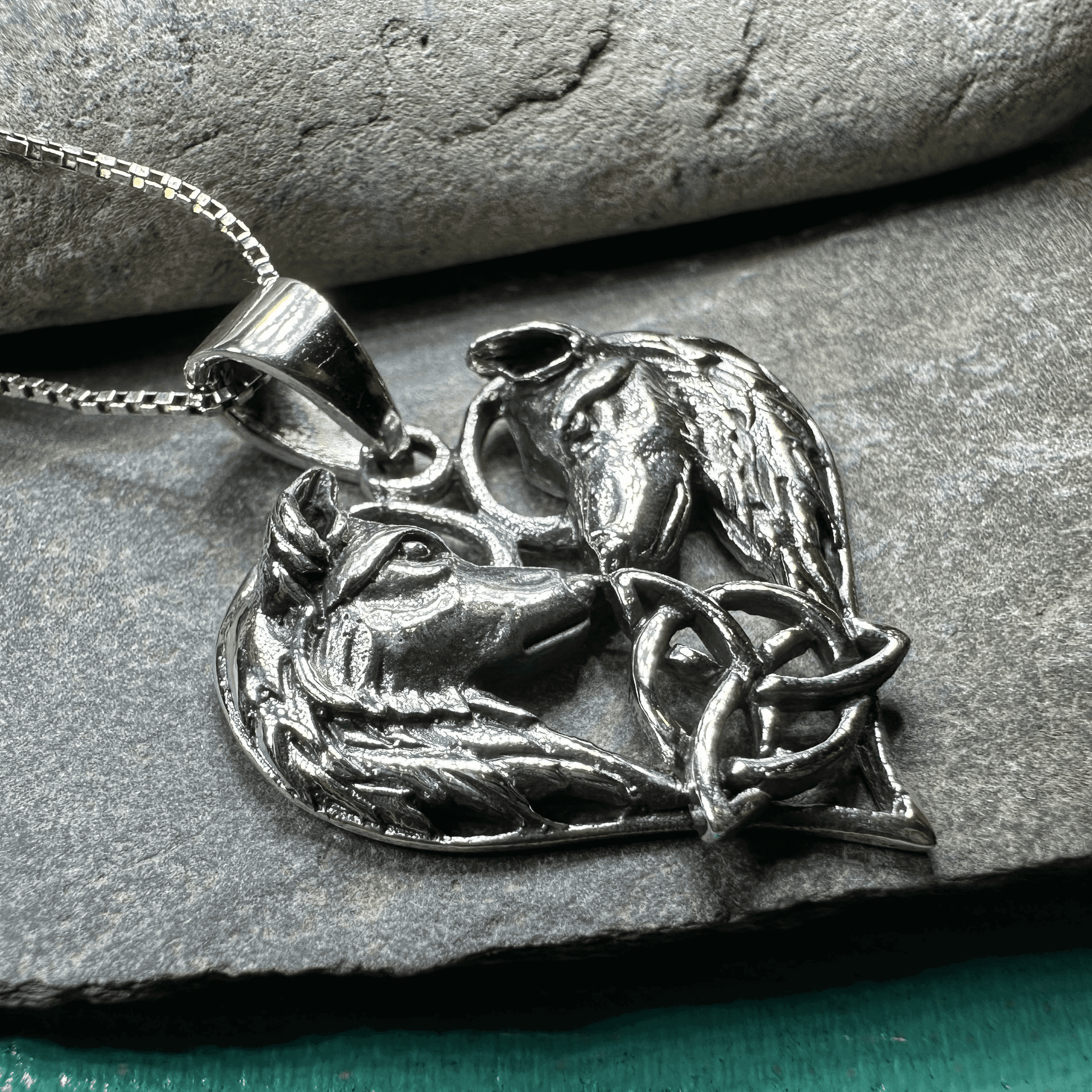 Wolf Lovers Necklace - 18