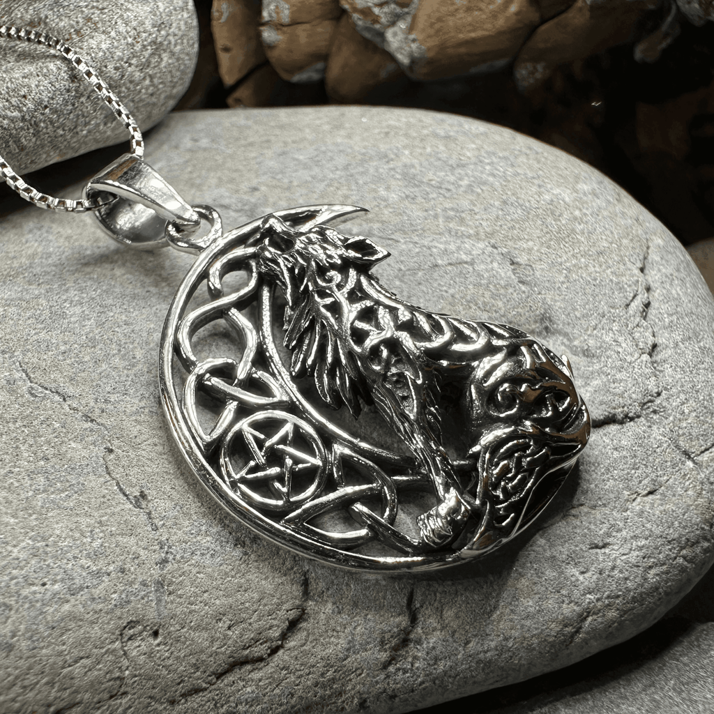 Mac Tíre Wolf Necklace - 18