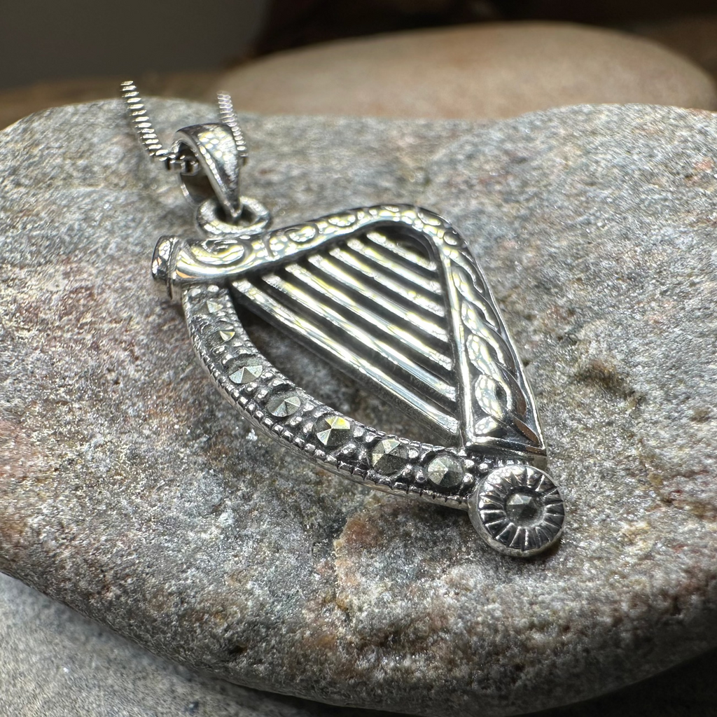 Cinnia Celtic Harp Necklace