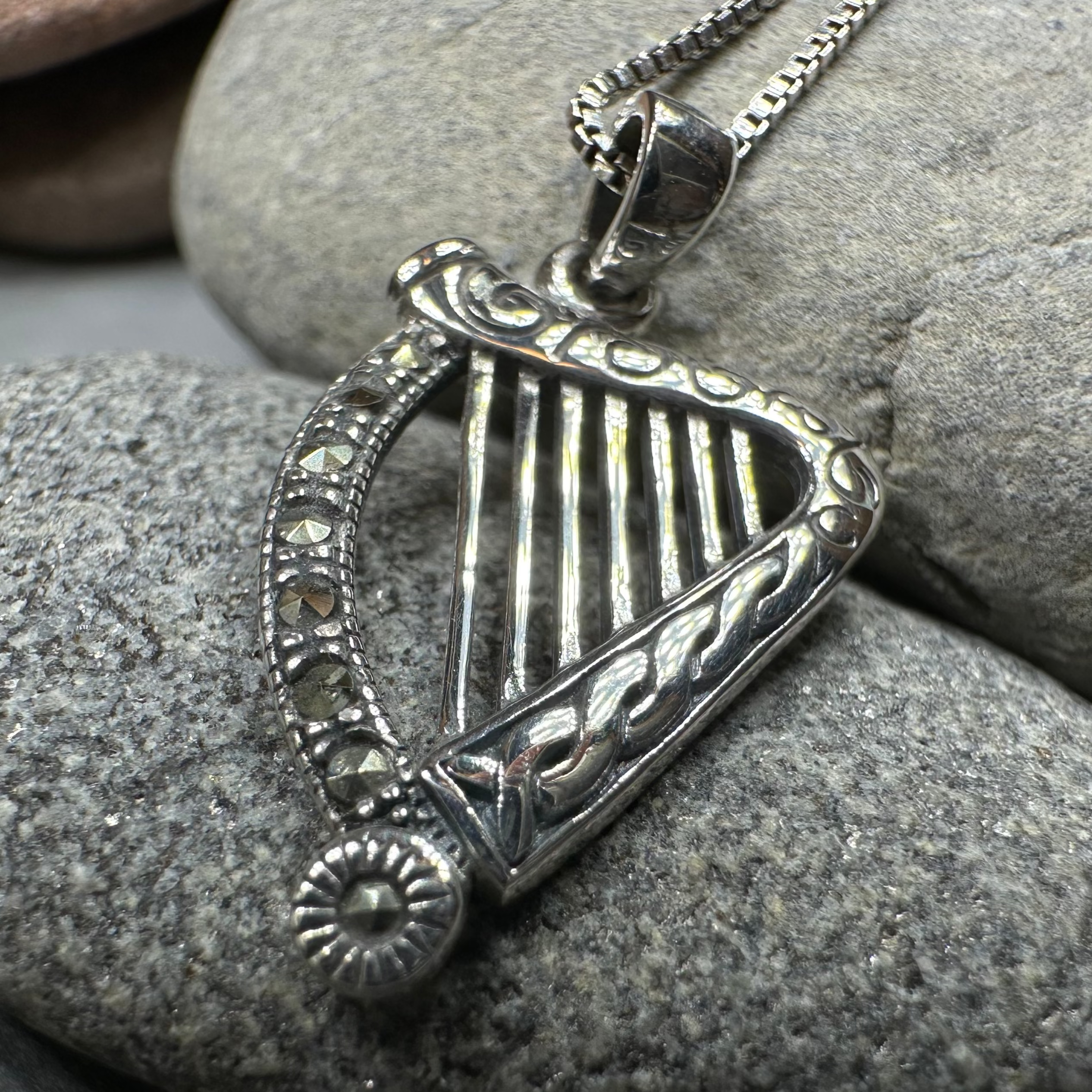 Cinnia Celtic Harp Necklace