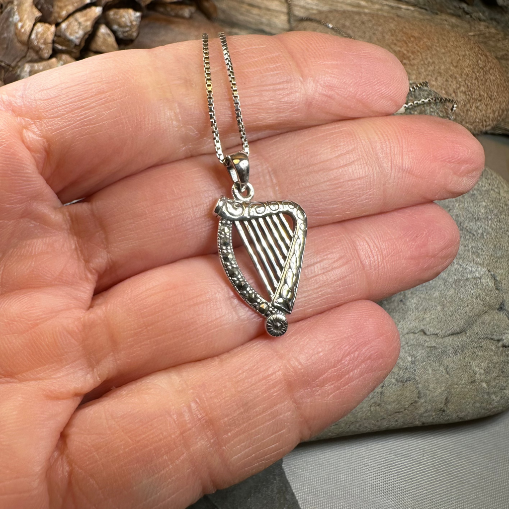 Cinnia Celtic Harp Necklace