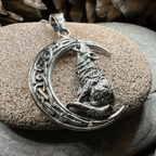 Nocturn Wolf Moon Necklace - 18