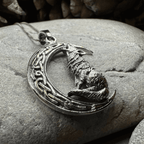 Nocturn Wolf Moon Necklace - 18
