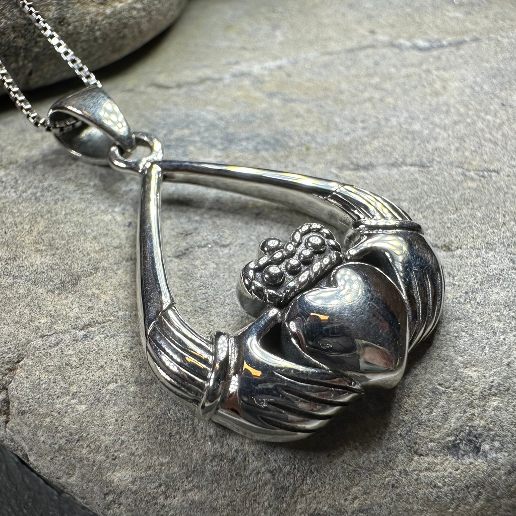 Leandra Claddagh Necklace