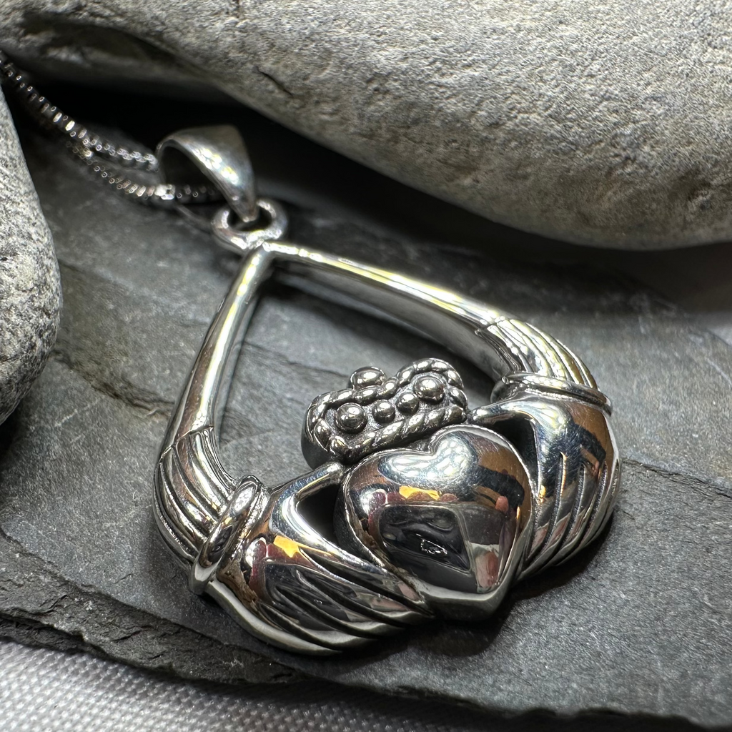 Leandra Claddagh Necklace