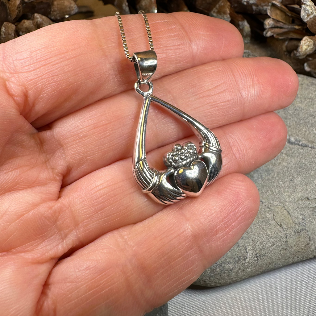 Leandra Claddagh Necklace